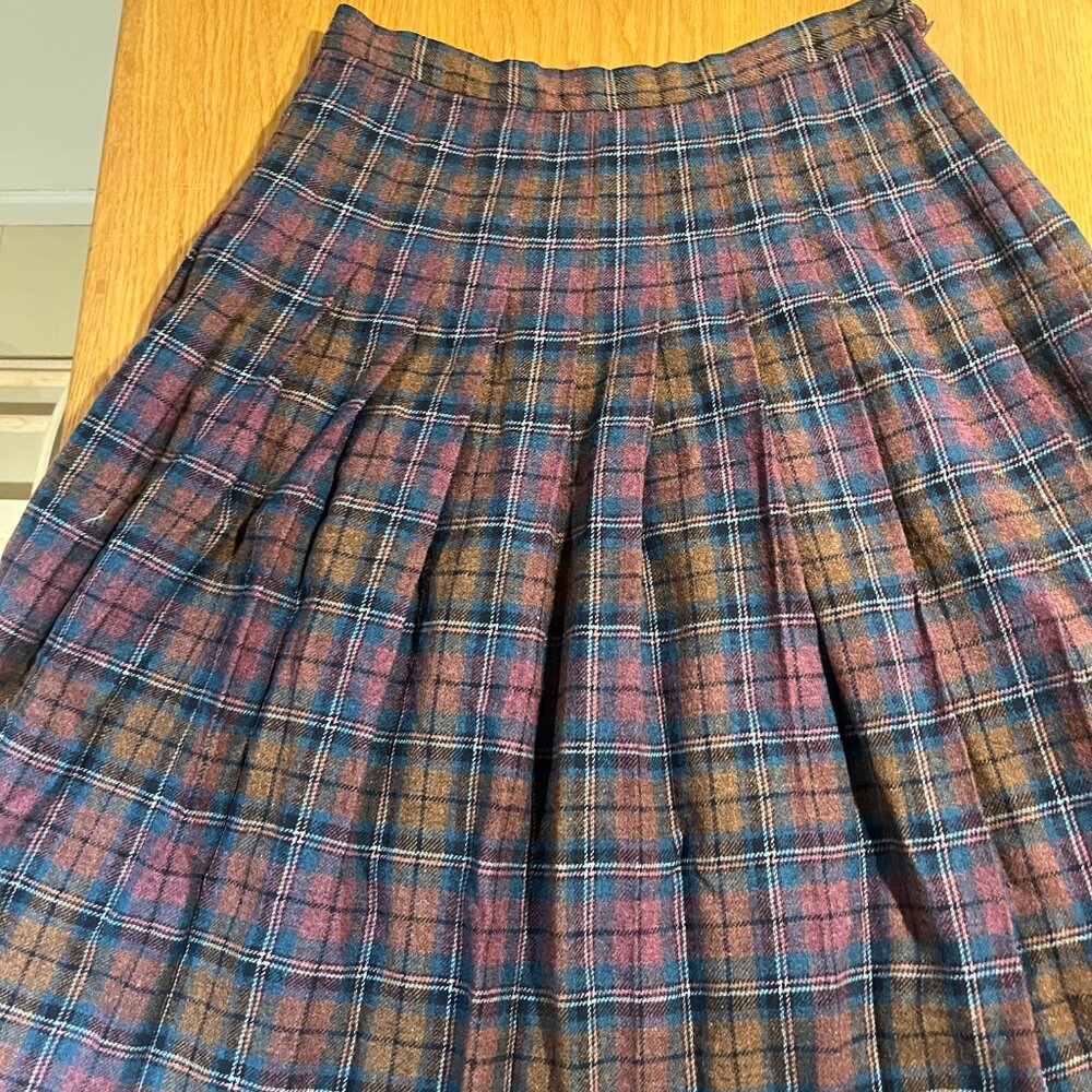 Vintage Pendleton 100% virgin wool pleated plaid skirt